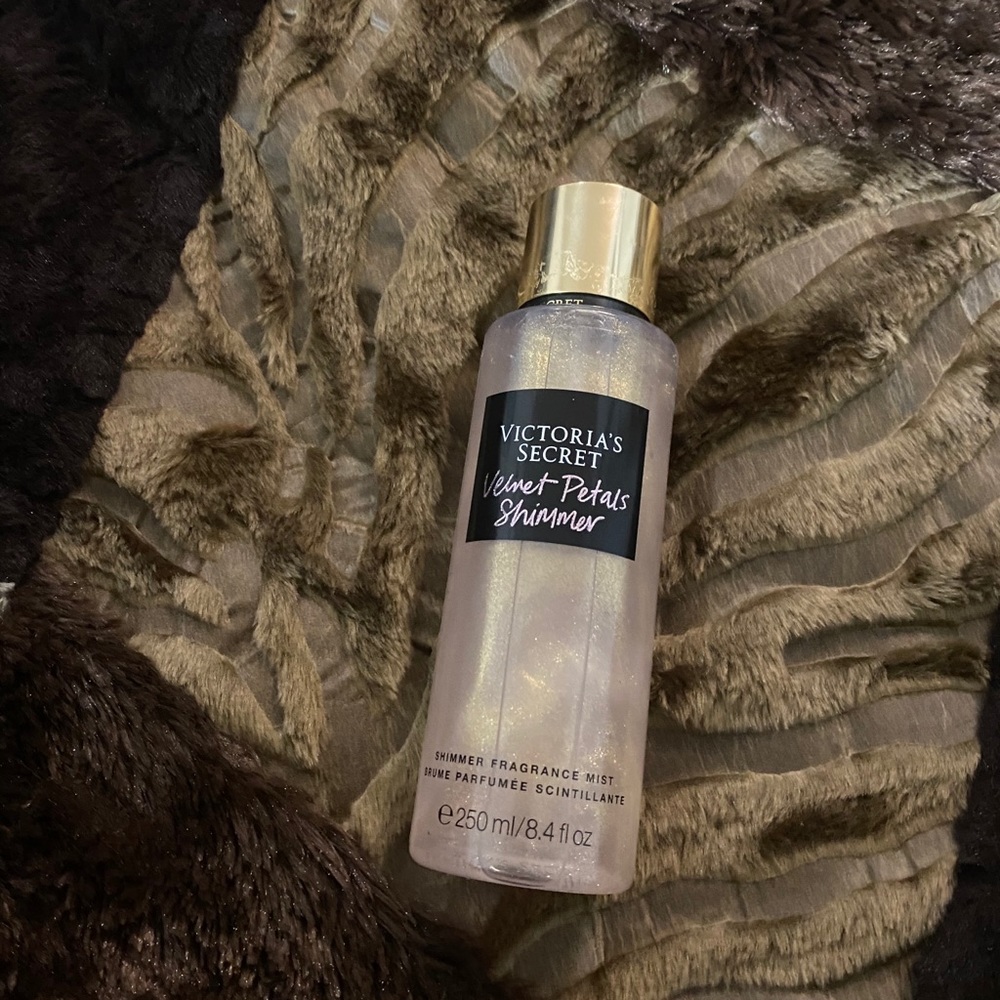 Velvet Petals Shimmer Fragrance Mist